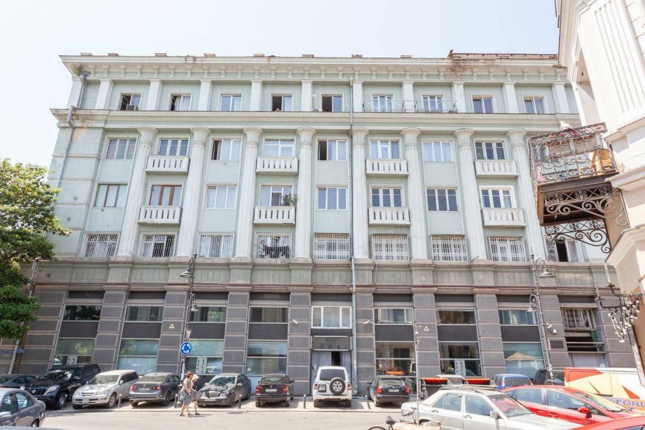 Wehost Apartment On A Colorful Street Tbilisi ภายนอก รูปภาพ